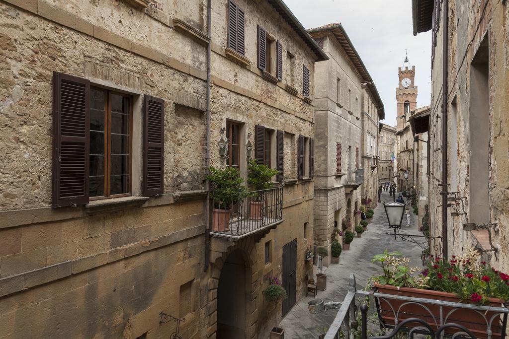 Affittacamere Del Corso Pienza Bagian luar foto
